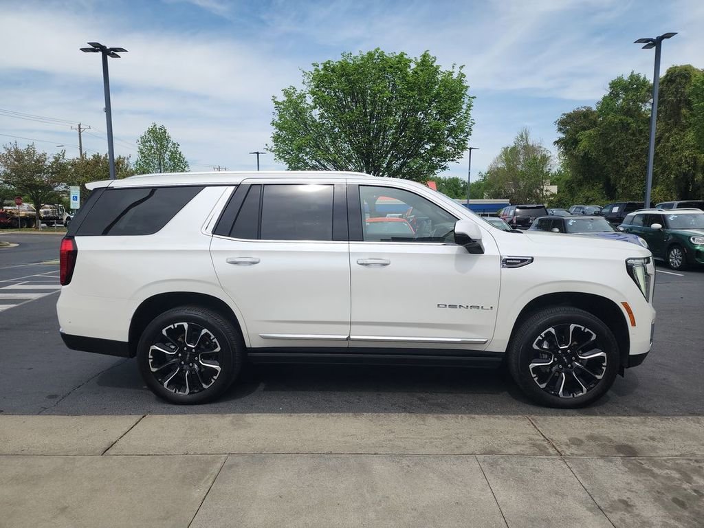Used 2025 GMC Yukon Denali w/ Denali Reserve Package AWD/4WD image 9