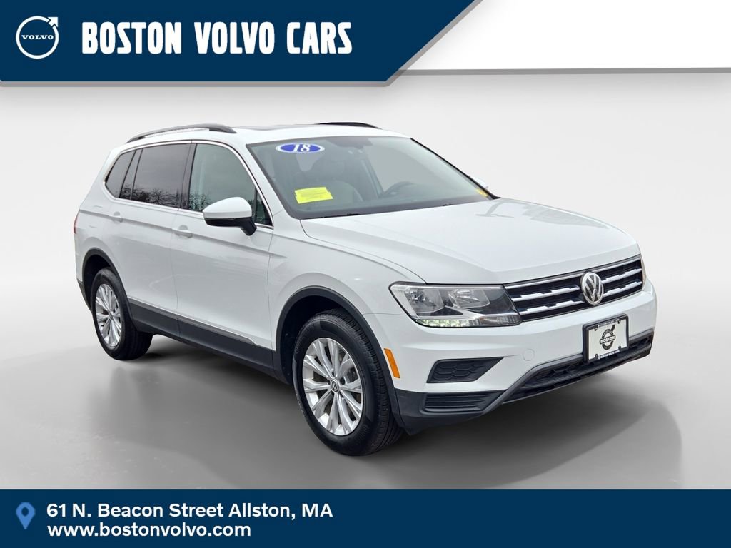 Used 2018 Volkswagen Tiguan SE w/ Panoramic Sunroof Package image 1
