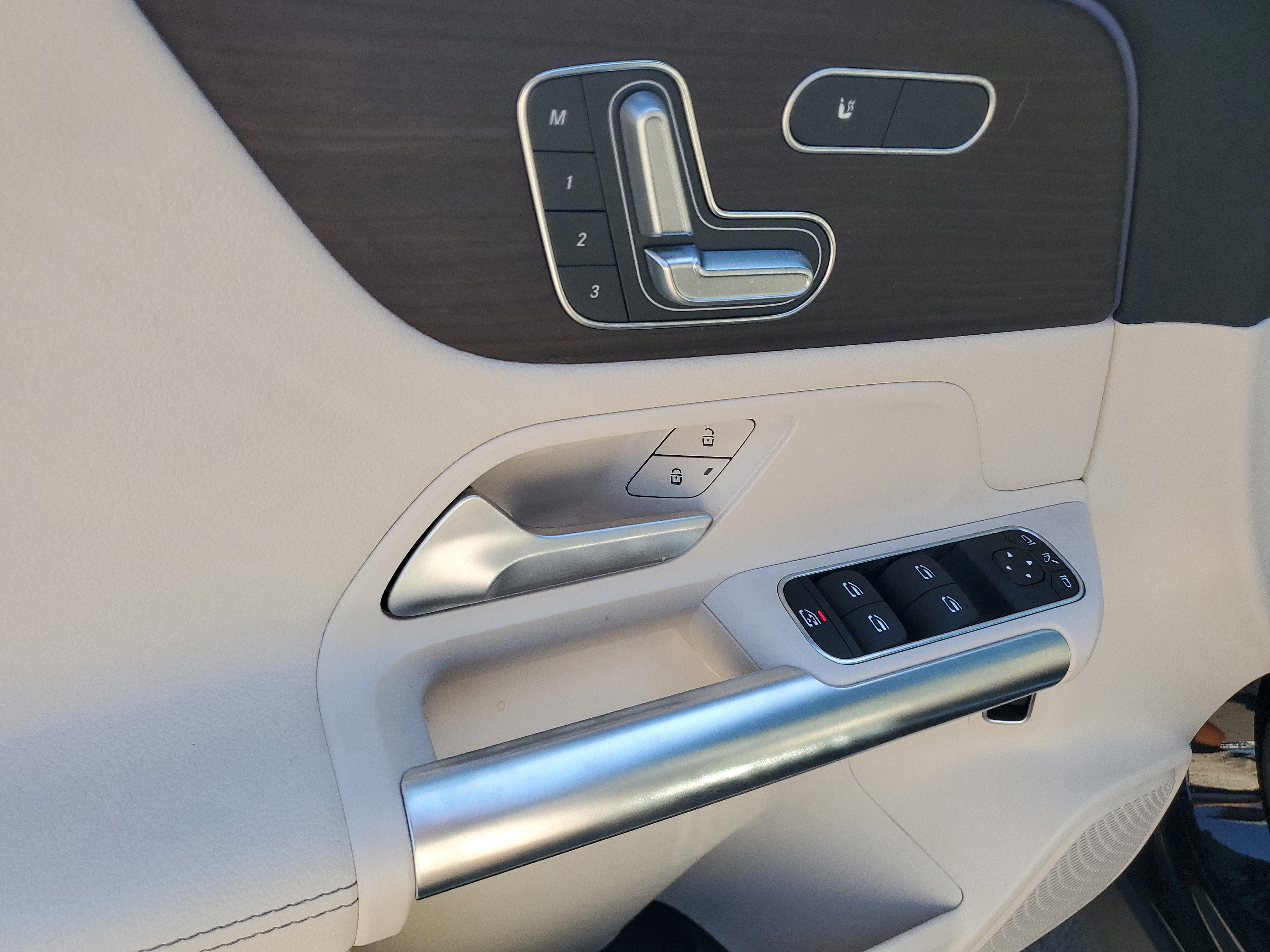 Certified 2025 Mercedes-Benz GLA 250 image 18