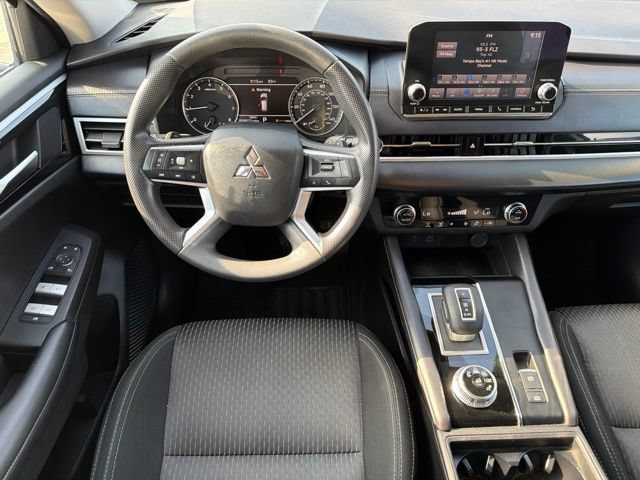 Used 2023 Mitsubishi Outlander ES FWD image 18