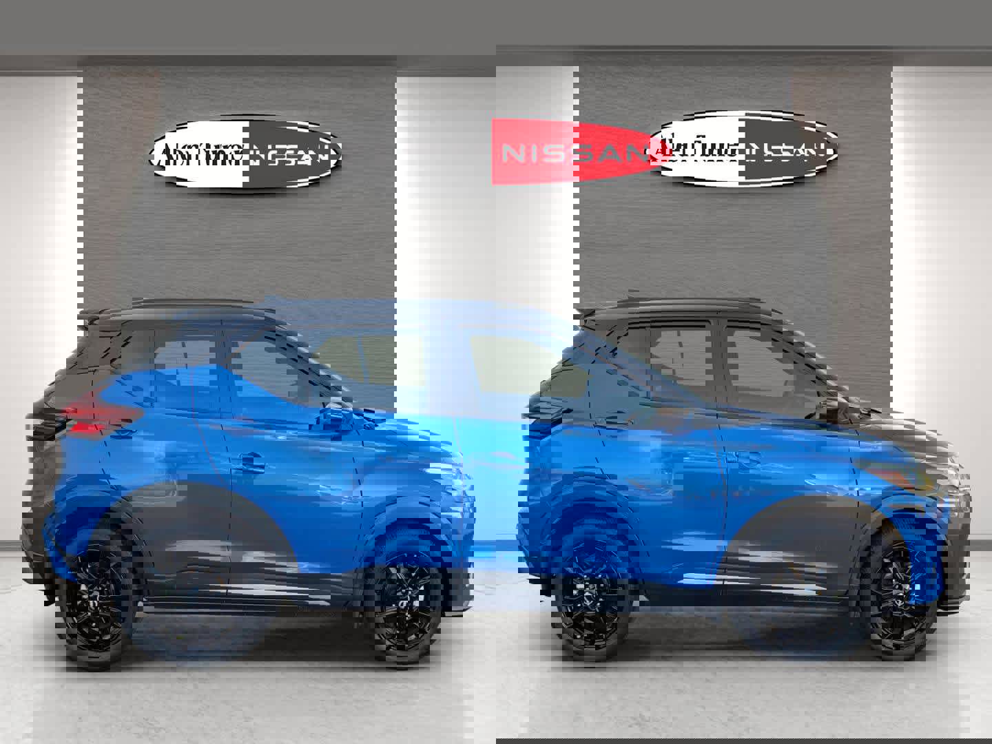 Used 2022 Nissan Kicks SR w/ Premium Package image 5