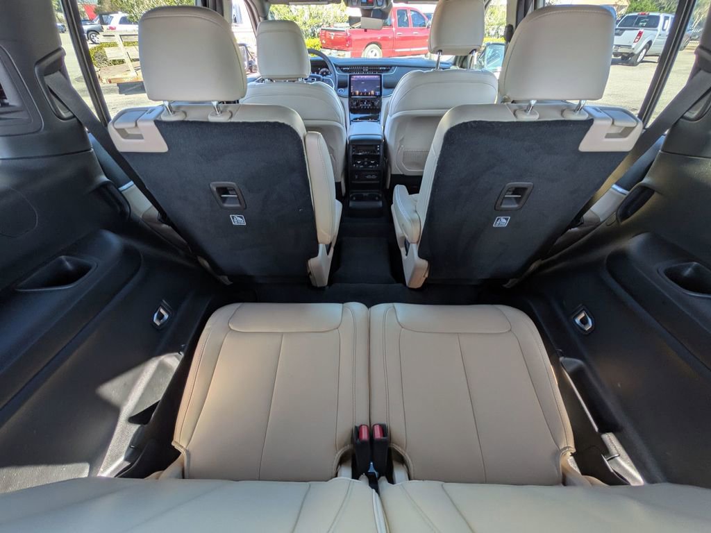 New 2025 Jeep Grand Cherokee L Limited image 30