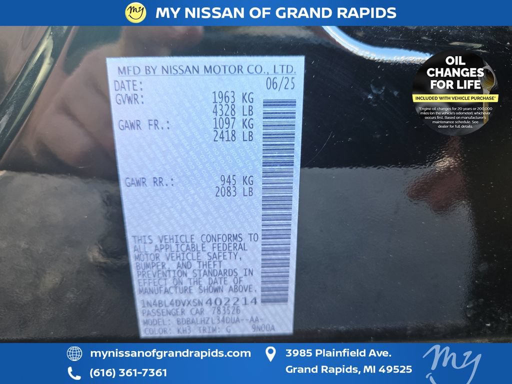Used 2025 Nissan Altima 2.5 SV FWD image 33