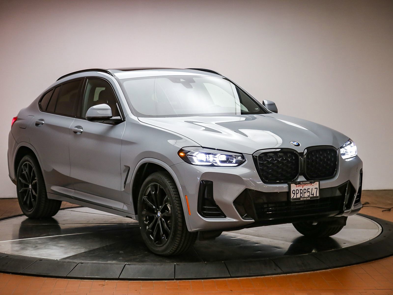 Used 2025 BMW X4 xDrive30i w/ Premium Package AWD/4WD image 6