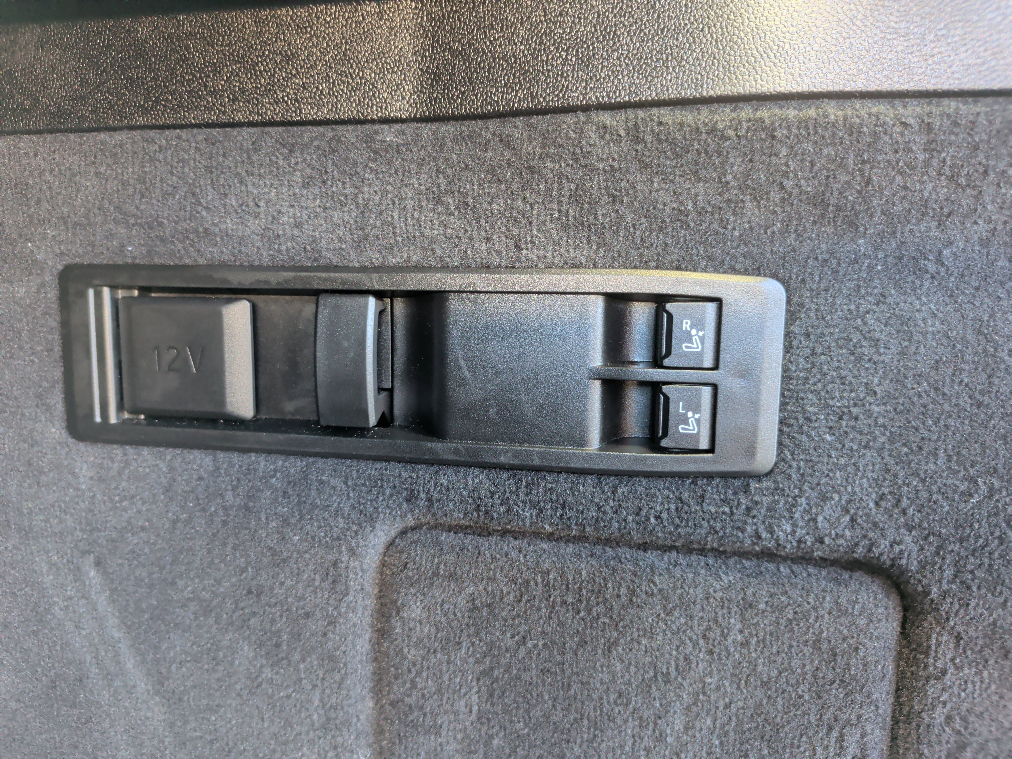 Certified 2023 BMW iX M60 w/ Executive Package image 42