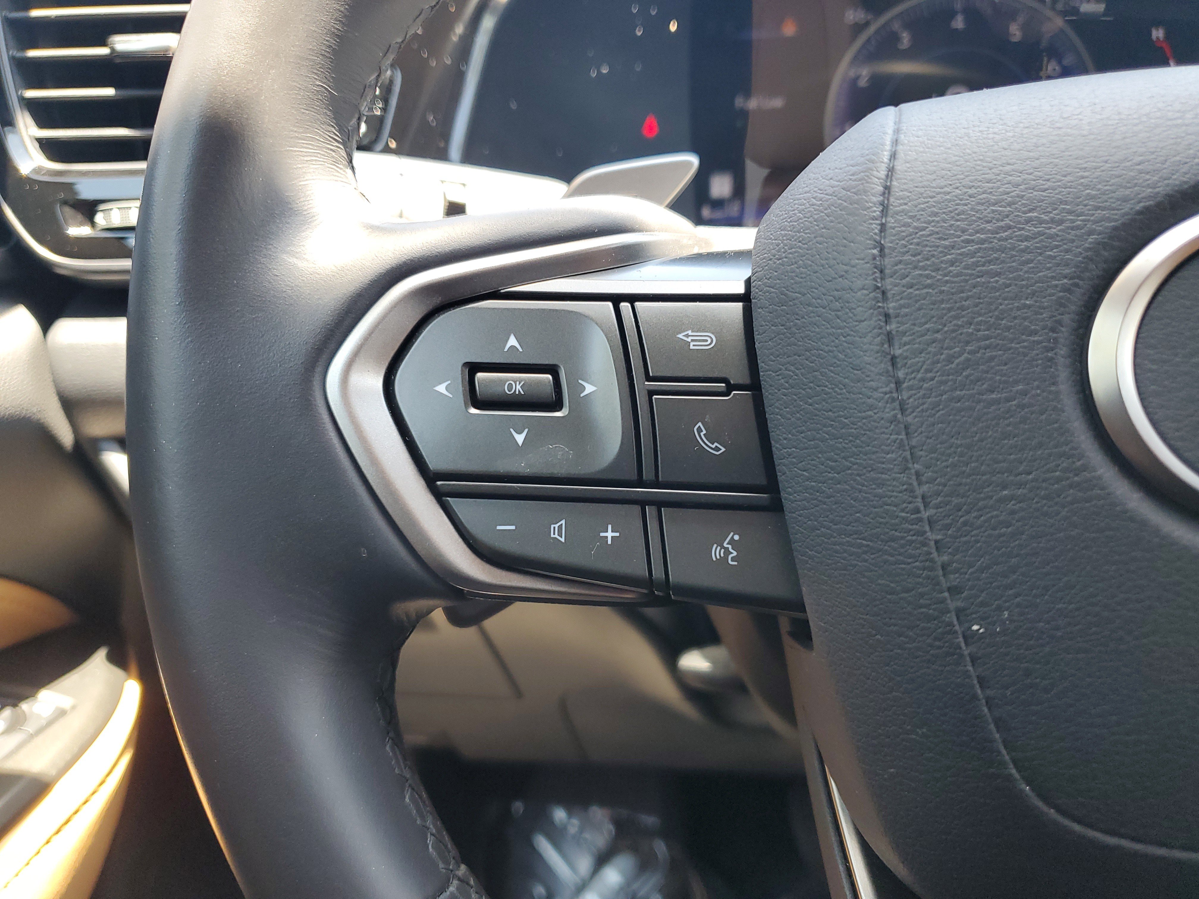 Used 2024 Lexus NX 250 FWD w/ Towing Package (2000 Lbs) image 18
