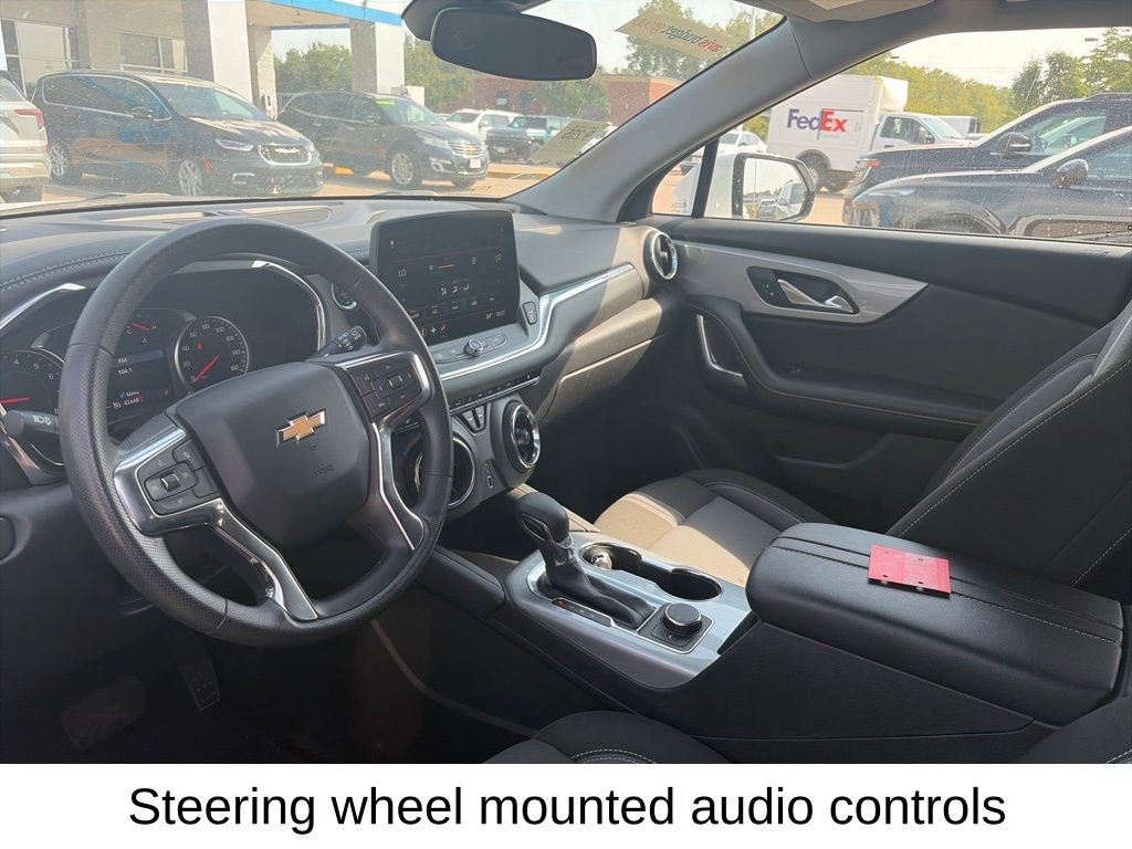 Used 2025 Chevrolet Blazer LT FWD image 17