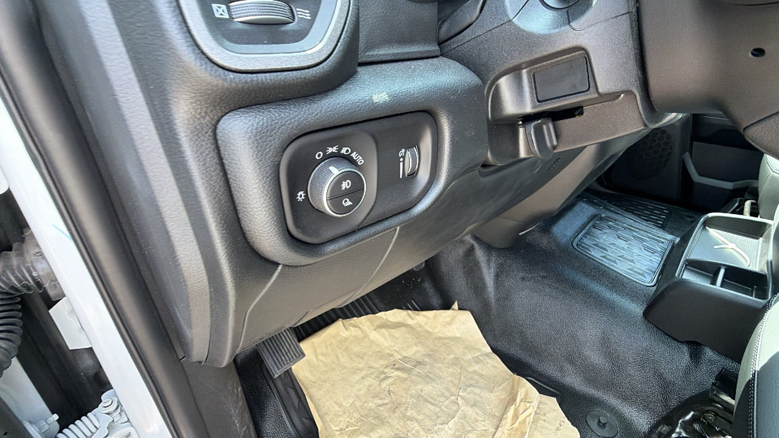 New 2026 RAM 3500 Tradesman w/ Chrome Appearance Group A AWD/4WD image 21