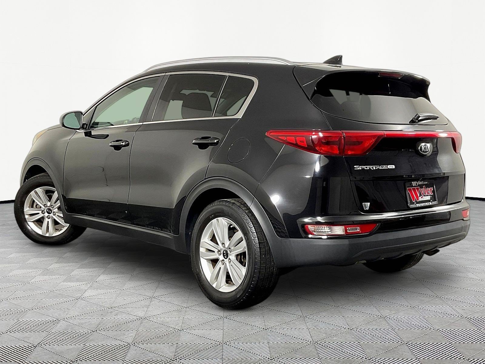 Used 2018 Kia Sportage LX w/ LX Popular Package FWD image 4