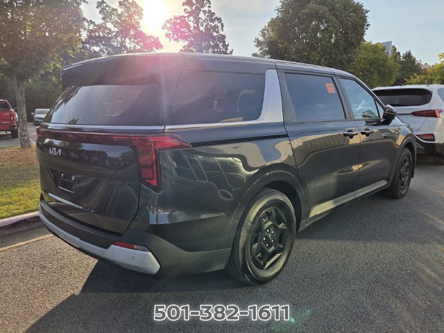 Used 2025 Kia Carnival FWD image 5