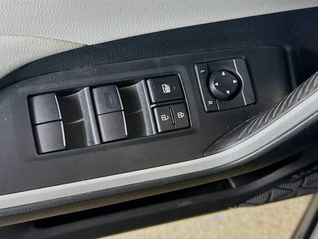 Certified 2021 Toyota RAV4 XLE Premium AWD/4WD image 17
