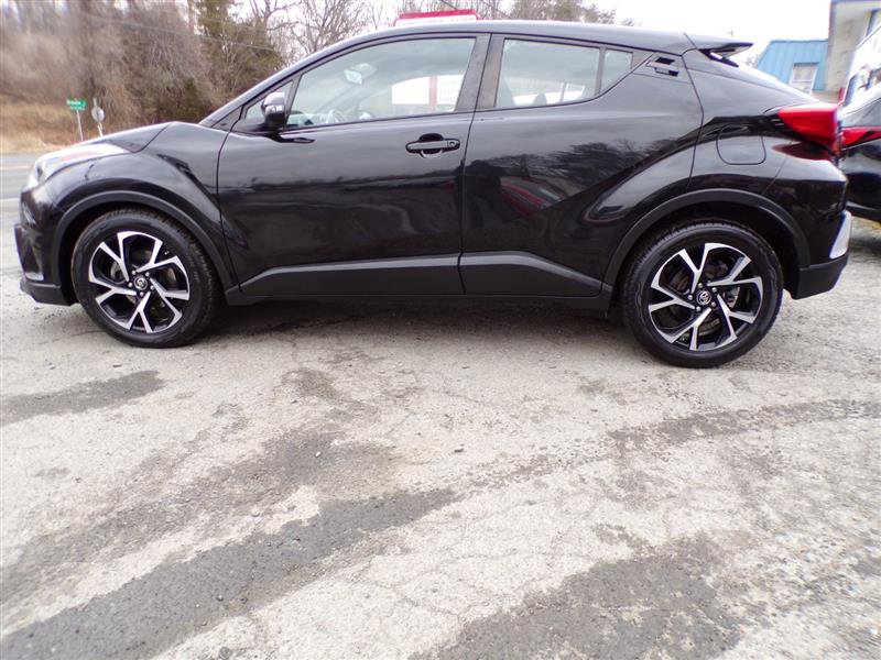 Used 2018 Toyota C-HR XLE image 12