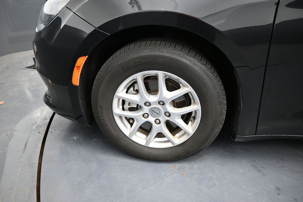 Used 2023 Chrysler Voyager LX FWD image 14