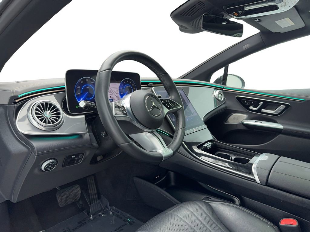 Used 2023 Mercedes-Benz EQE 500 4MATIC Sedan w/ Exclusive Trim Package image 18