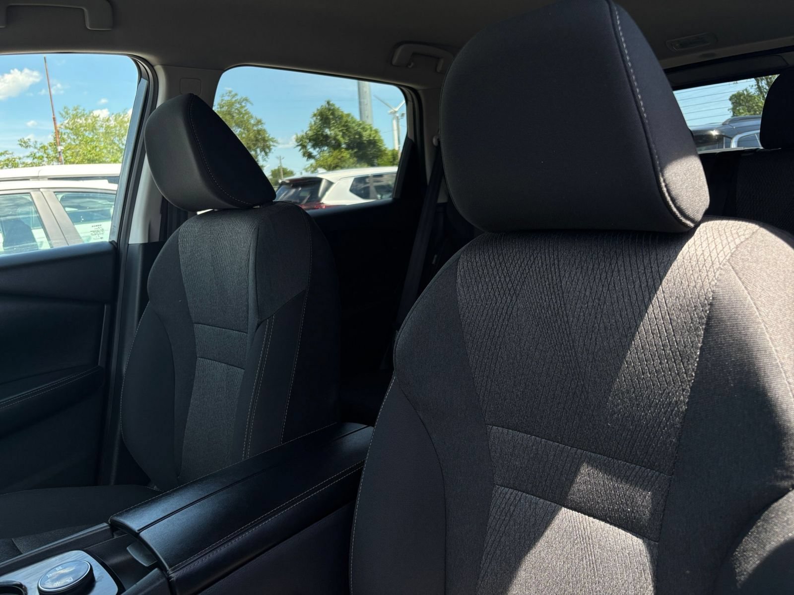Used 2025 Nissan Rogue SV AWD/4WD image 41