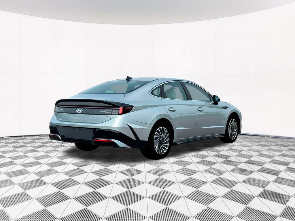 Used 2025 Hyundai Sonata SEL FWD image 10