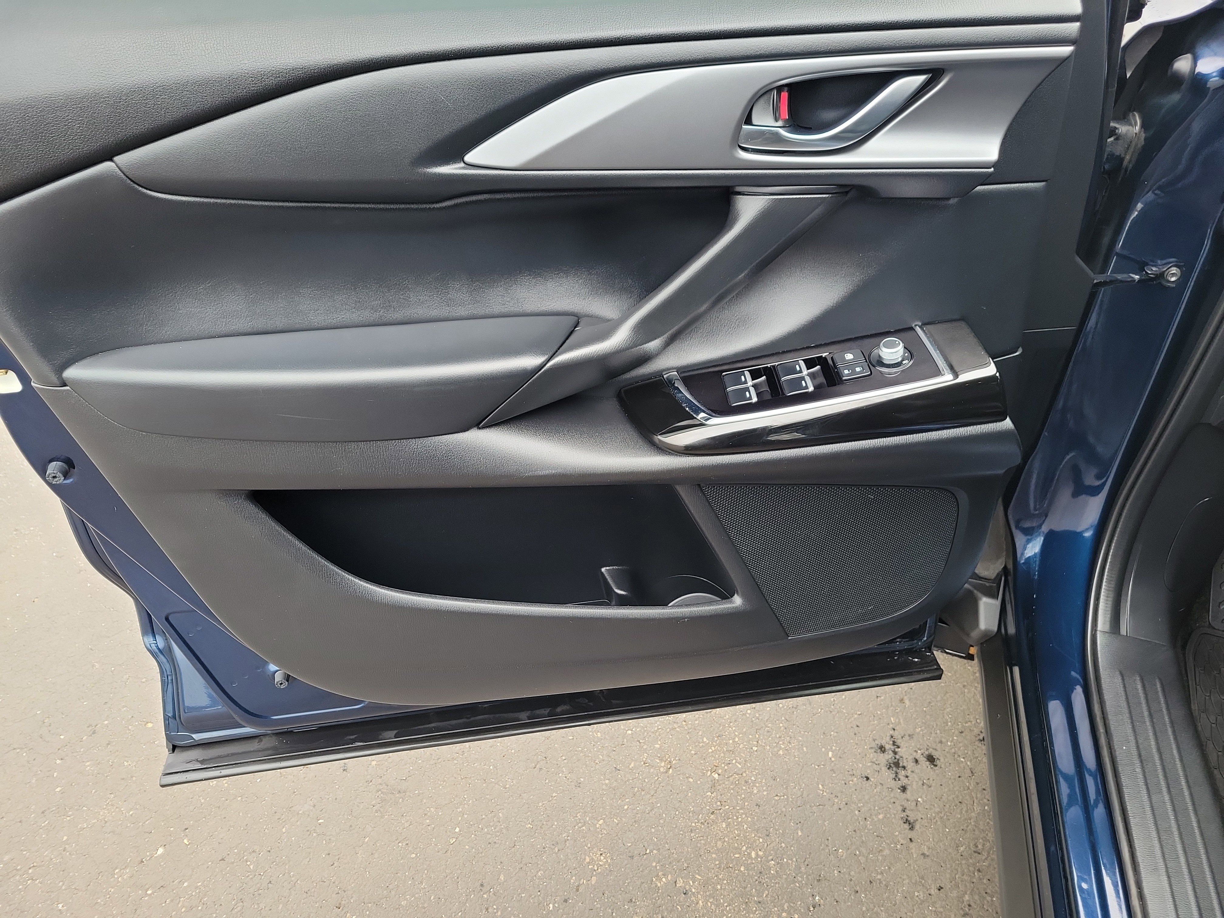 Used 2020 MAZDA CX-9 Touring image 18