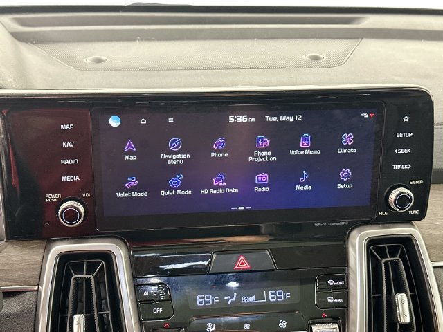 Used 2023 Kia Sorento S w/ Panoramic Sunroof Package AWD/4WD image 13