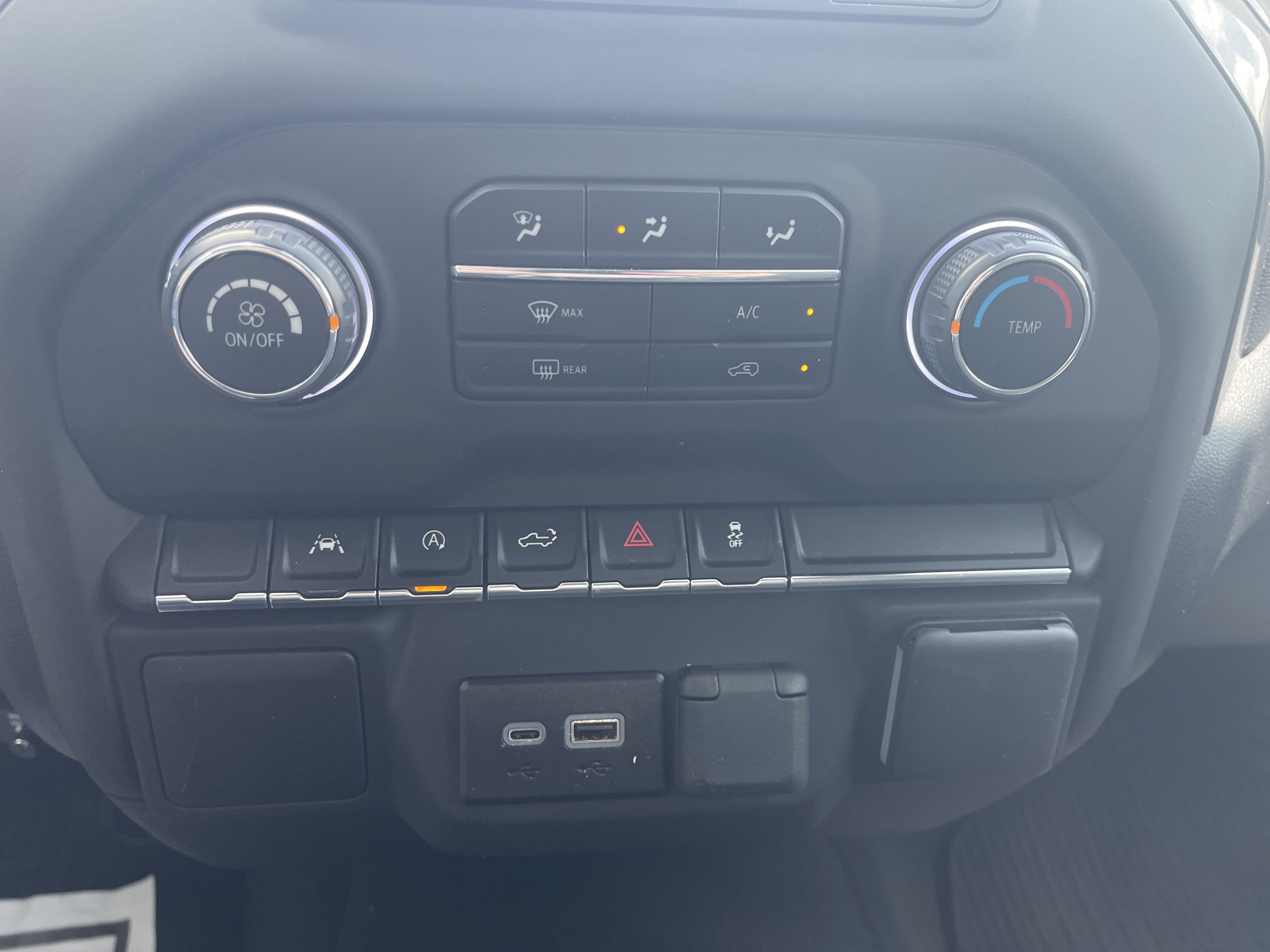 Used 2025 Chevrolet Silverado 1500 Custom w/ Turbomax Blackout Package AWD/4WD image 27