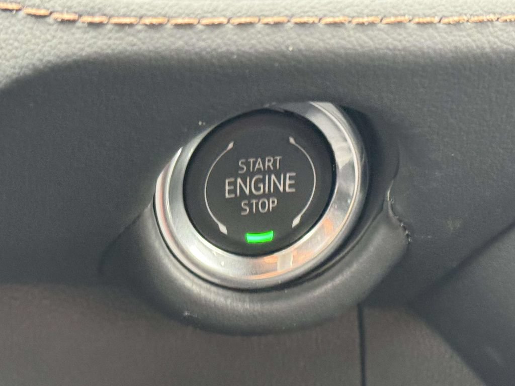 Used 2025 Chevrolet Suburban High Country AWD/4WD image 29
