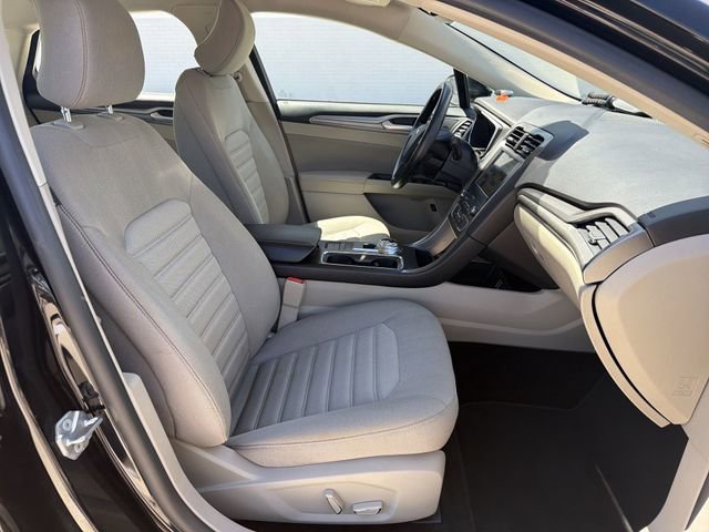 Used 2019 Ford Fusion SE FWD image 26