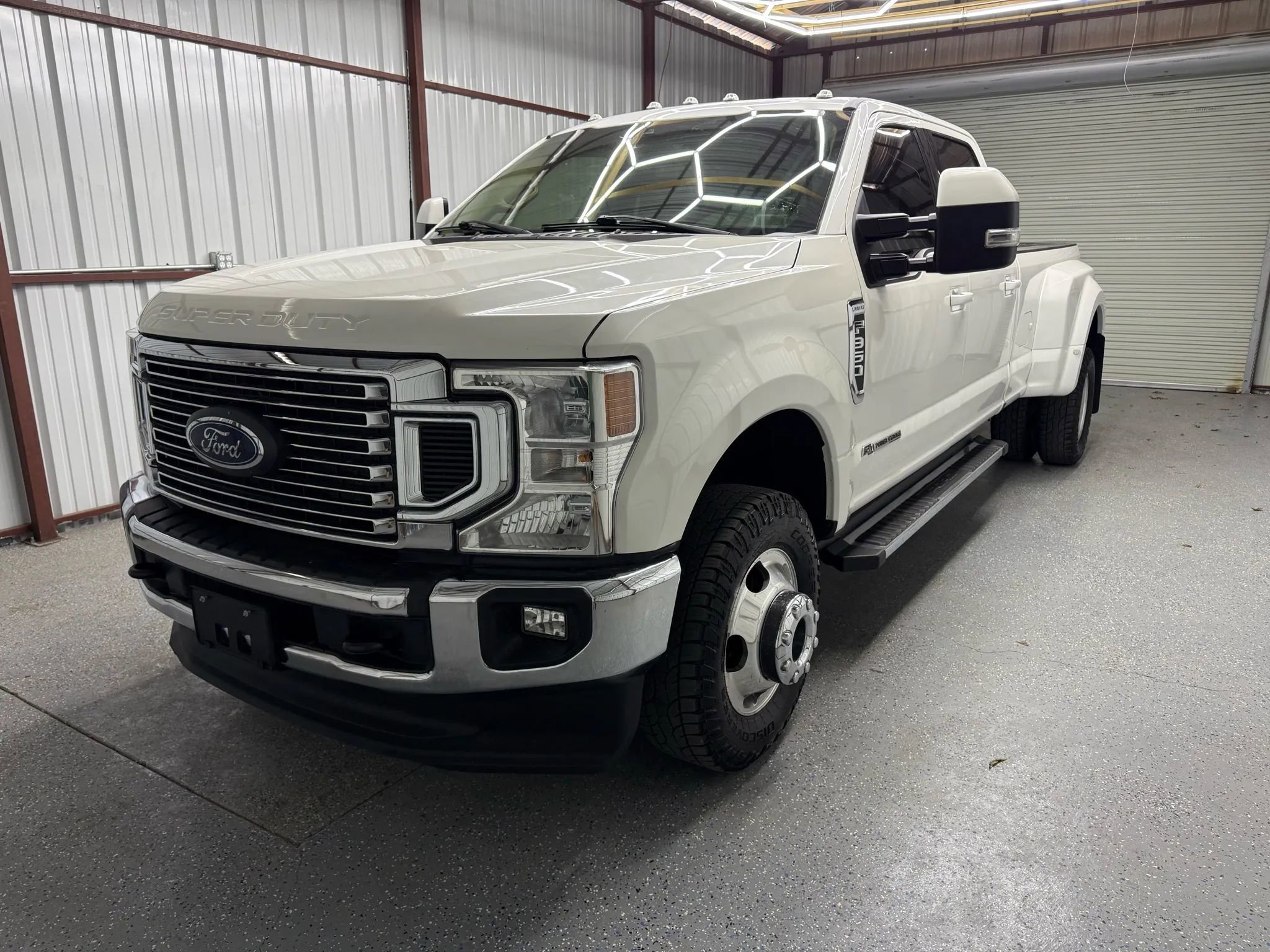 Used 2021 Ford F350 Lariat w/ Lariat Value Package image 3