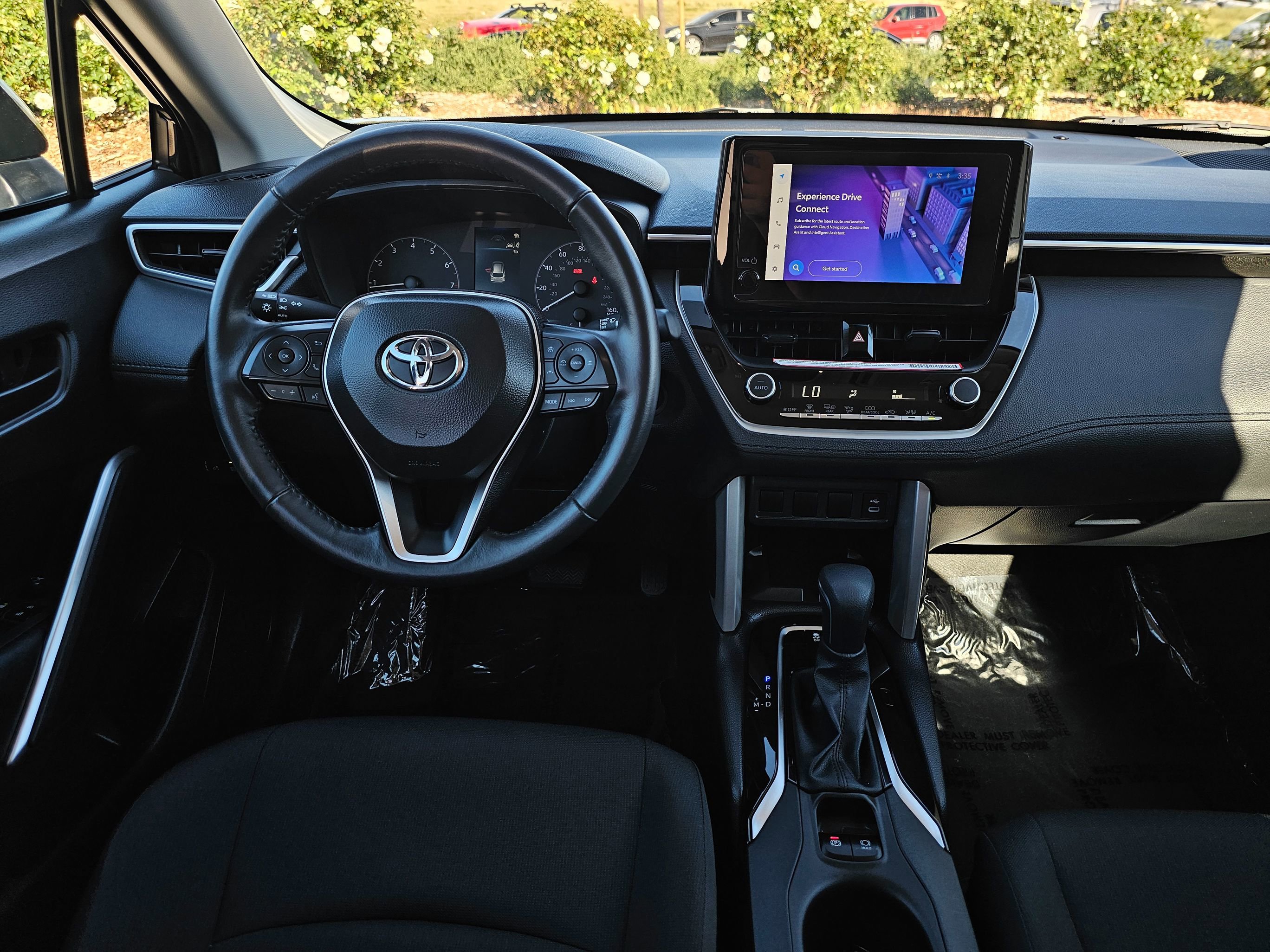 Used 2024 Toyota Corolla Cross LE image 23
