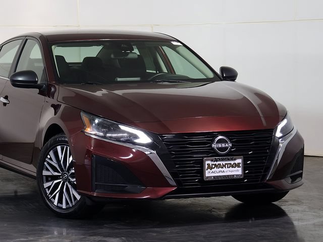 Used 2025 Nissan Altima 2.5 SV AWD/4WD image 6