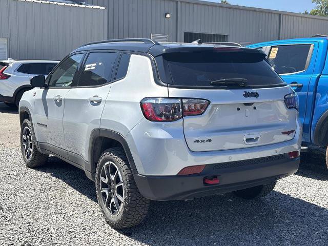 Used 2024 Jeep Compass Trailhawk image 4