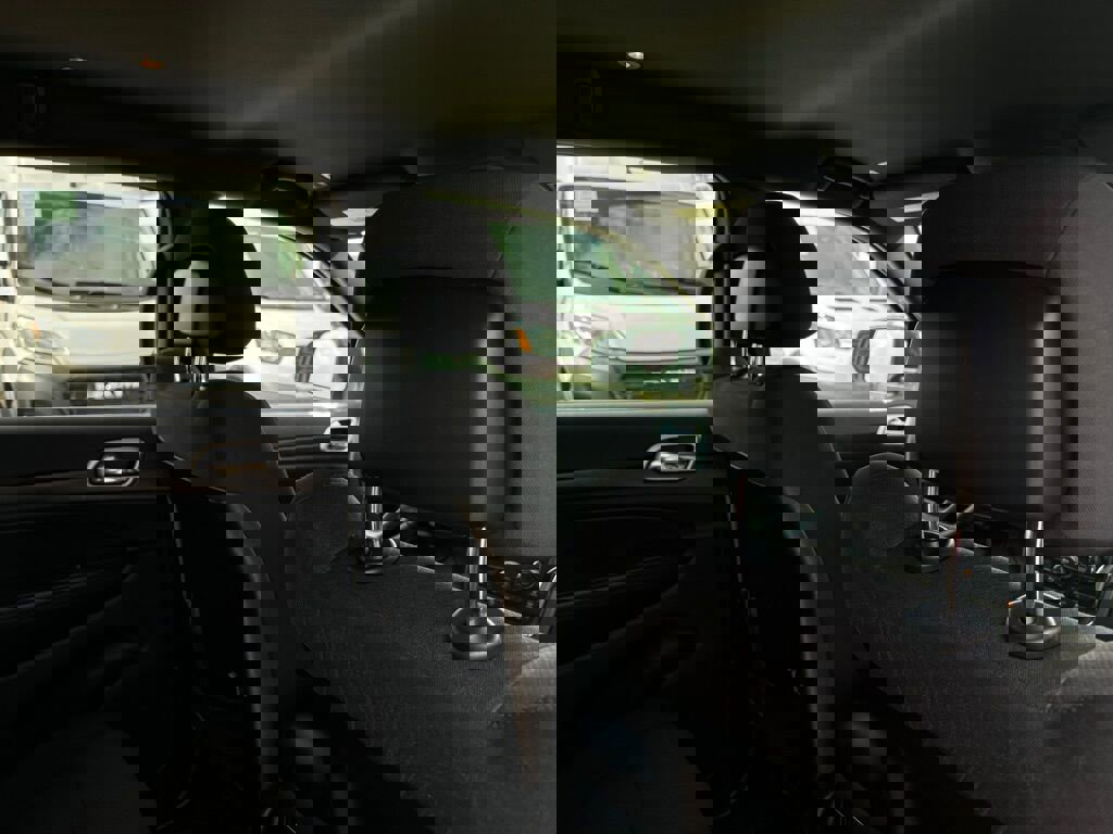 Used 2018 Jeep Grand Cherokee Laredo image 20