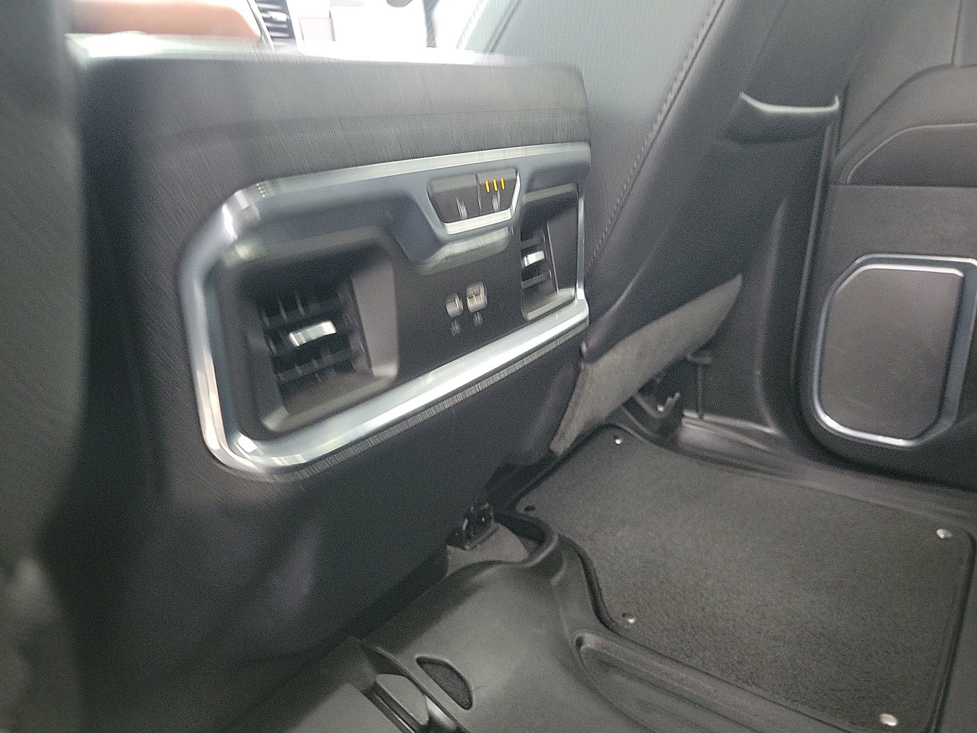 Used 2024 GMC Sierra 1500 Denali image 17