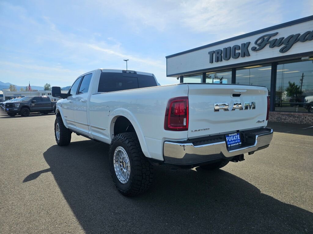 Used 2025 RAM 3500 Limited AWD/4WD image 9