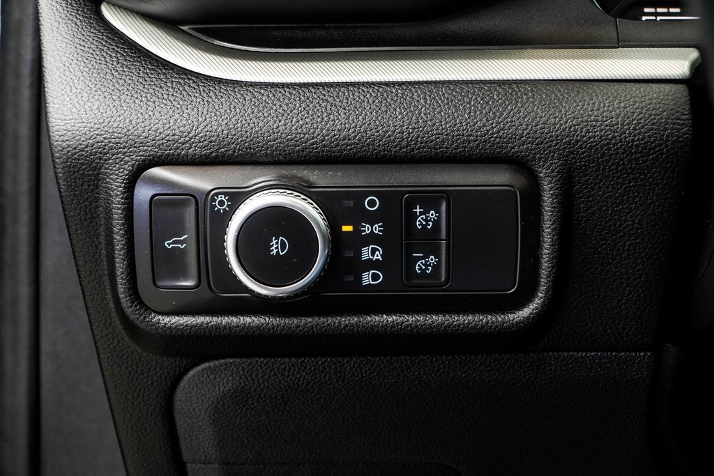 Used 2022 Ford Explorer XLT w/ Equipment Group 202A image 35