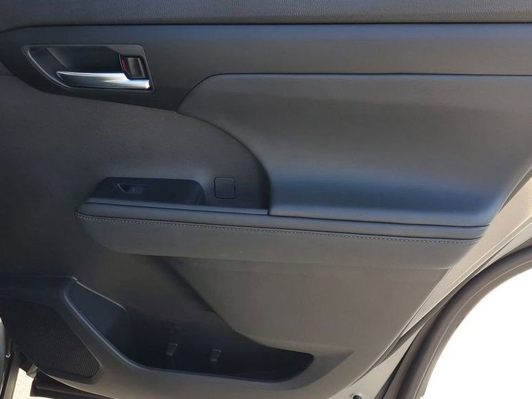 New 2026 Toyota Highlander XSE image 36