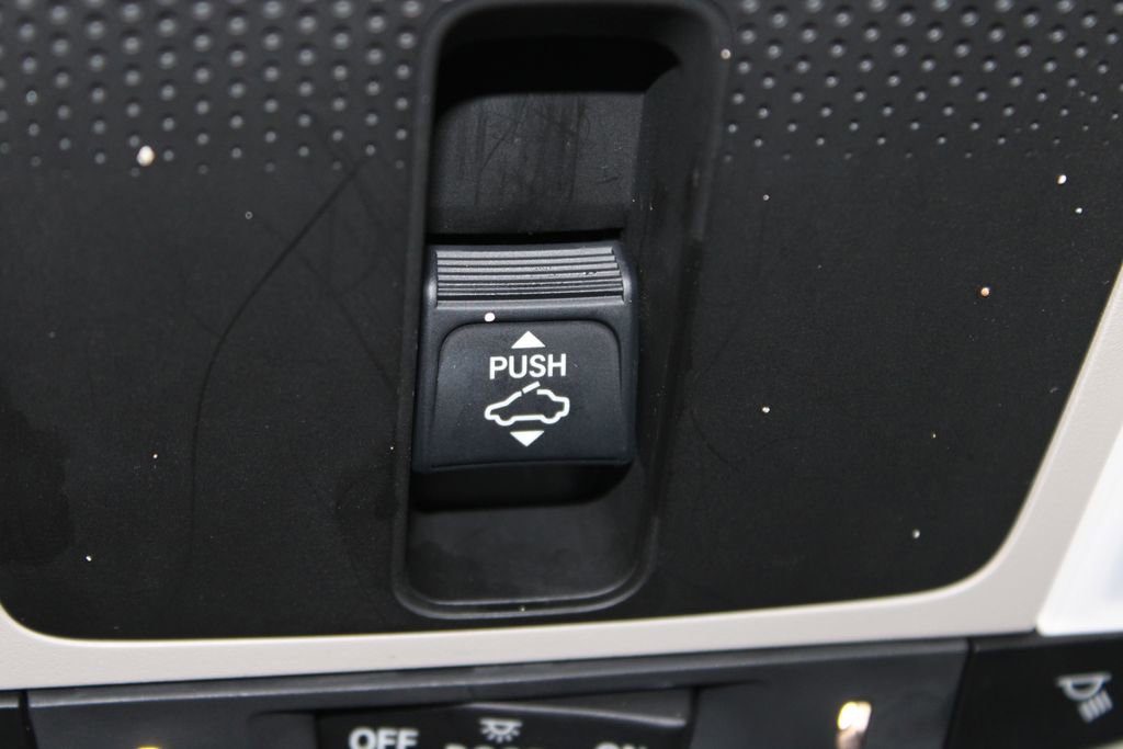 Used 2025 Honda CR-V EX-L image 52