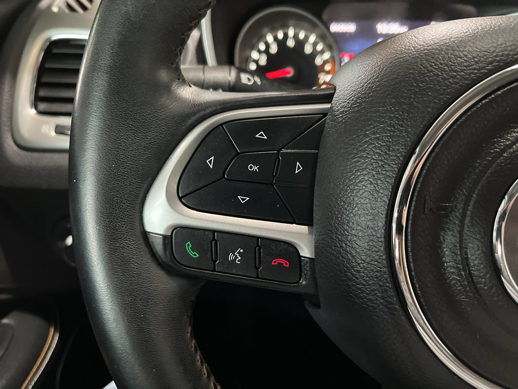 Used 2018 Jeep Compass Latitude w/ Popular Equipment Group FWD image 18