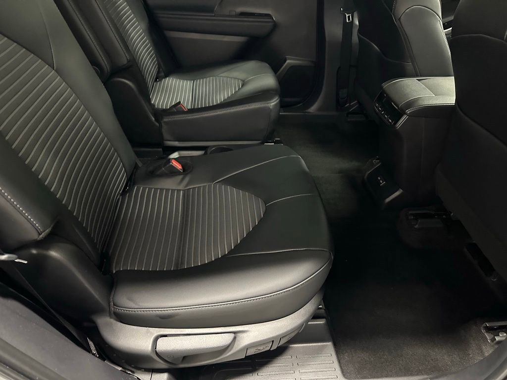 Used 2025 Toyota Highlander XSE AWD/4WD image 57