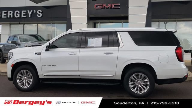 Certified 2022 GMC Yukon XL SLT w/ SLT Premium Package AWD/4WD image 6