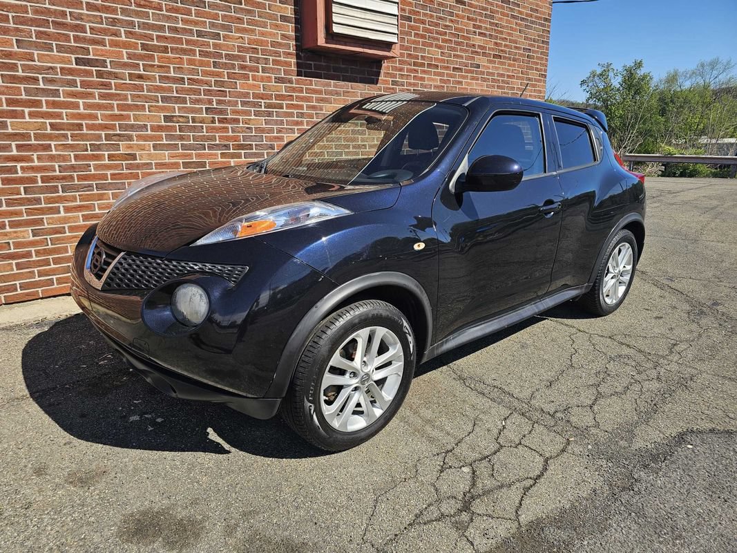 Used 2014 Nissan Juke SV AWD/4WD image 2