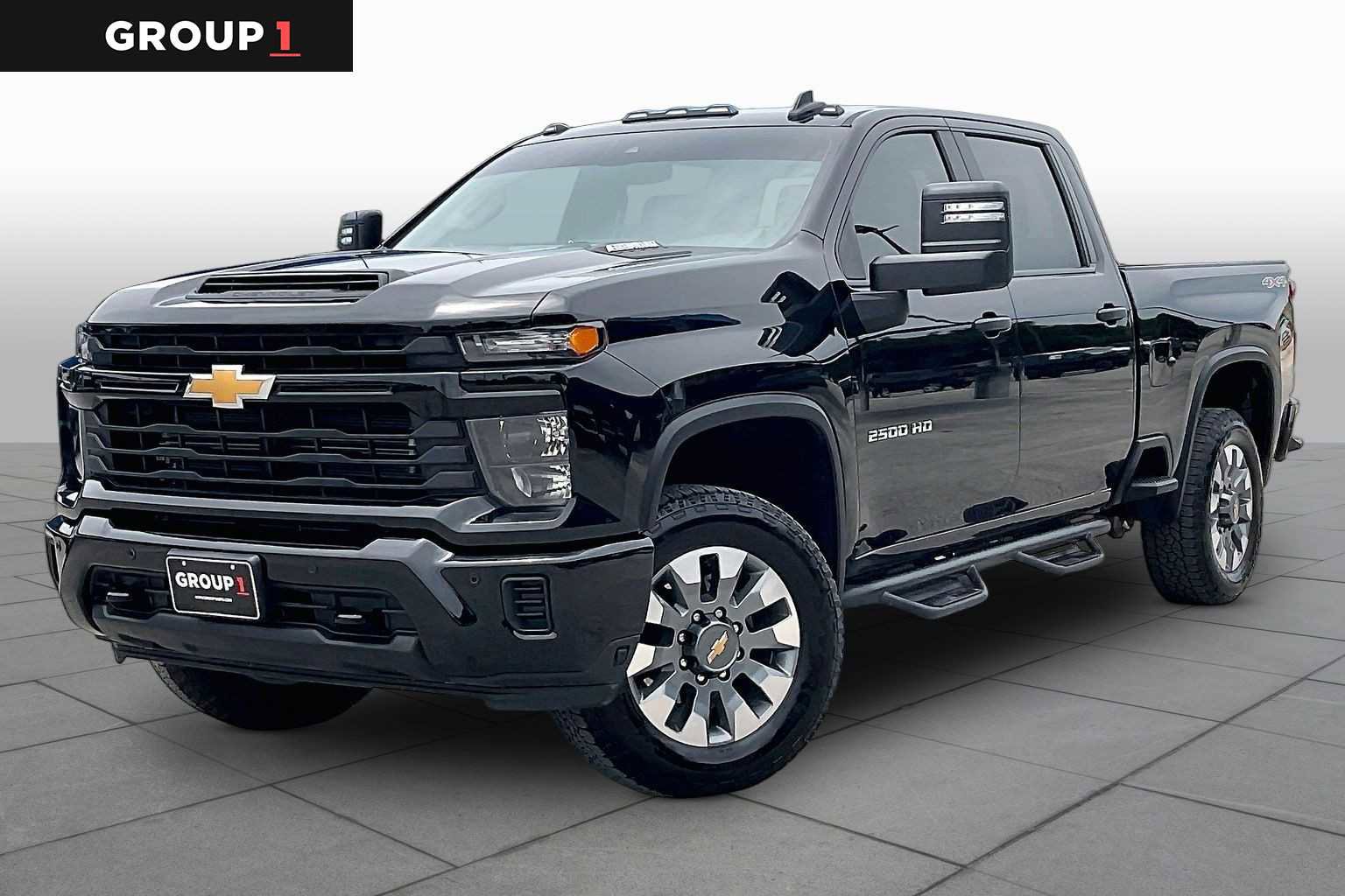 Used 2025 Chevrolet Silverado 2500 Custom w/ Custom Value Package AWD/4WD image 1