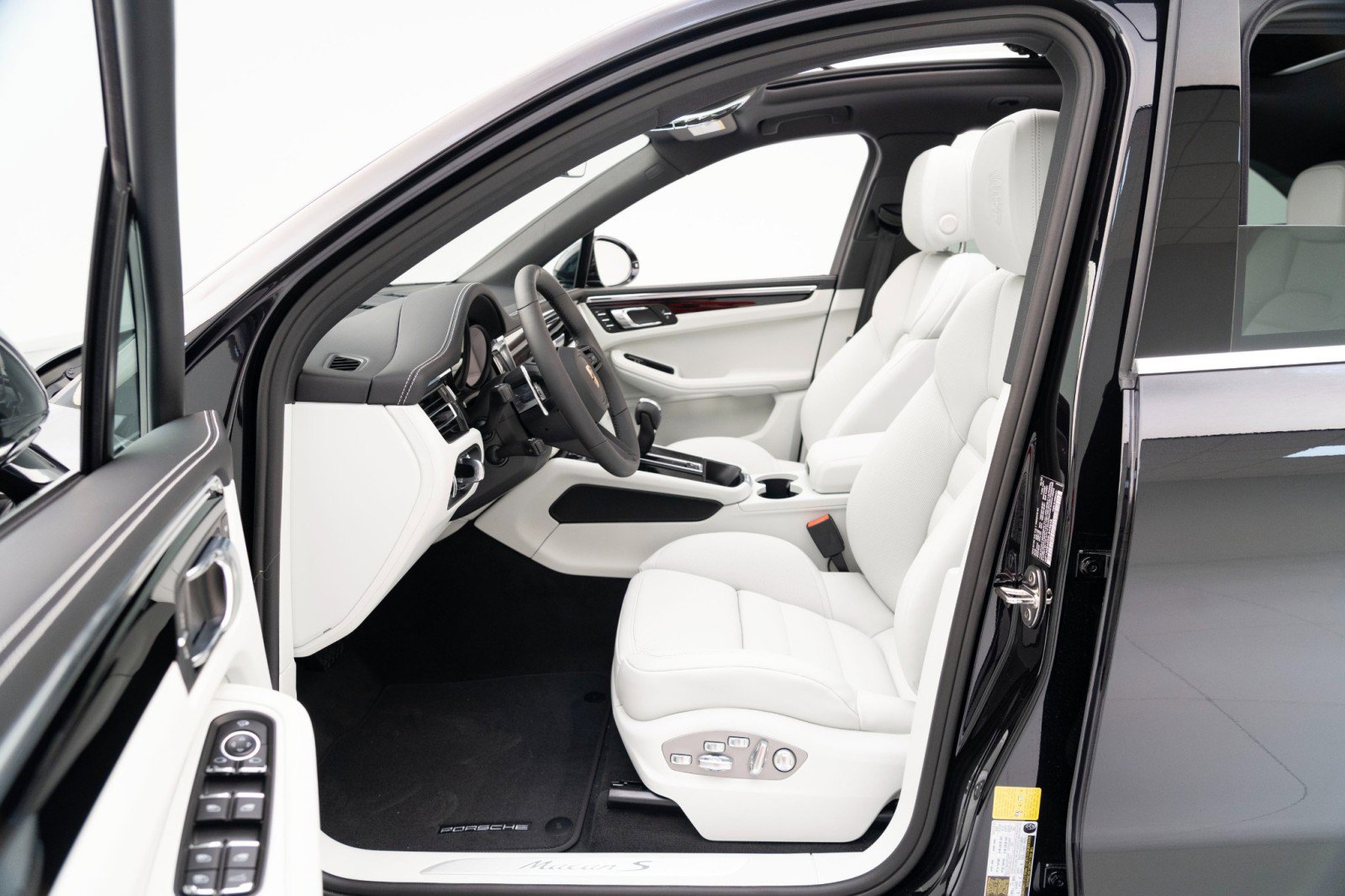 New 2025 Porsche Macan S image 19