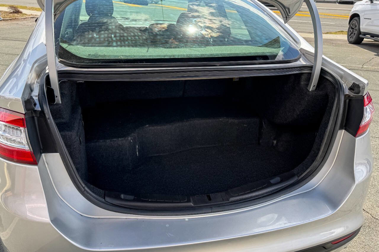 Used 2015 Ford Fusion SE image 19