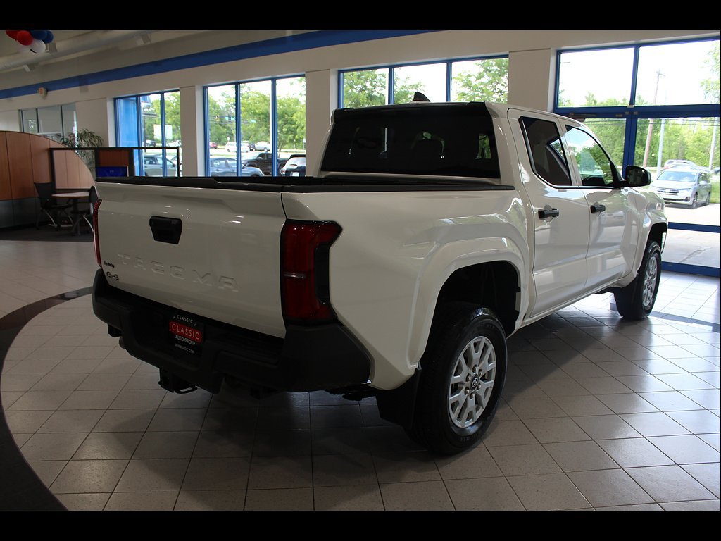 Used 2024 Toyota Tacoma SR AWD/4WD image 5