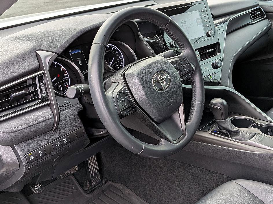 Used 2022 Toyota Camry SE image 18