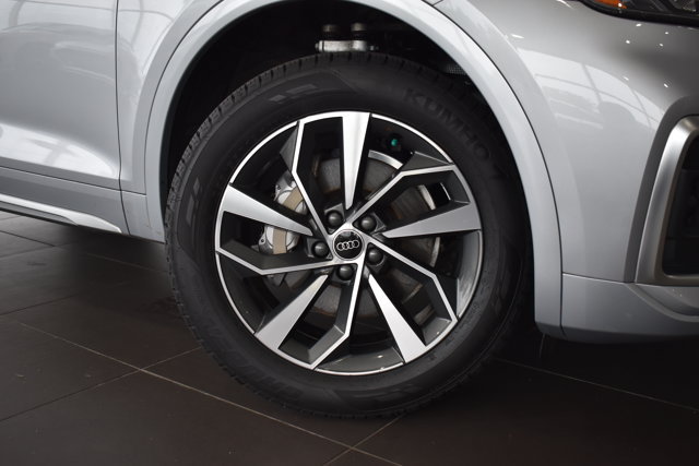 Used 2023 Audi Q5 2.0T Premium Plus w/ Premium Plus Package AWD/4WD image 2