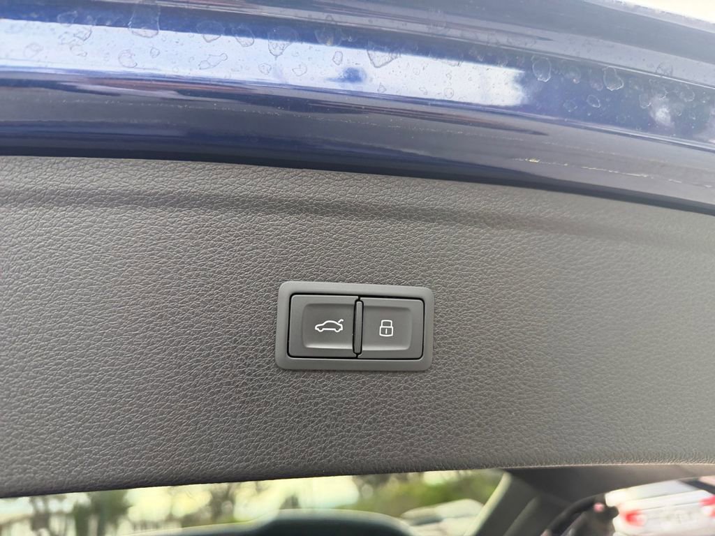 Used 2022 Audi Q5 2.0T Premium Plus w/ Premium Plus Package image 11