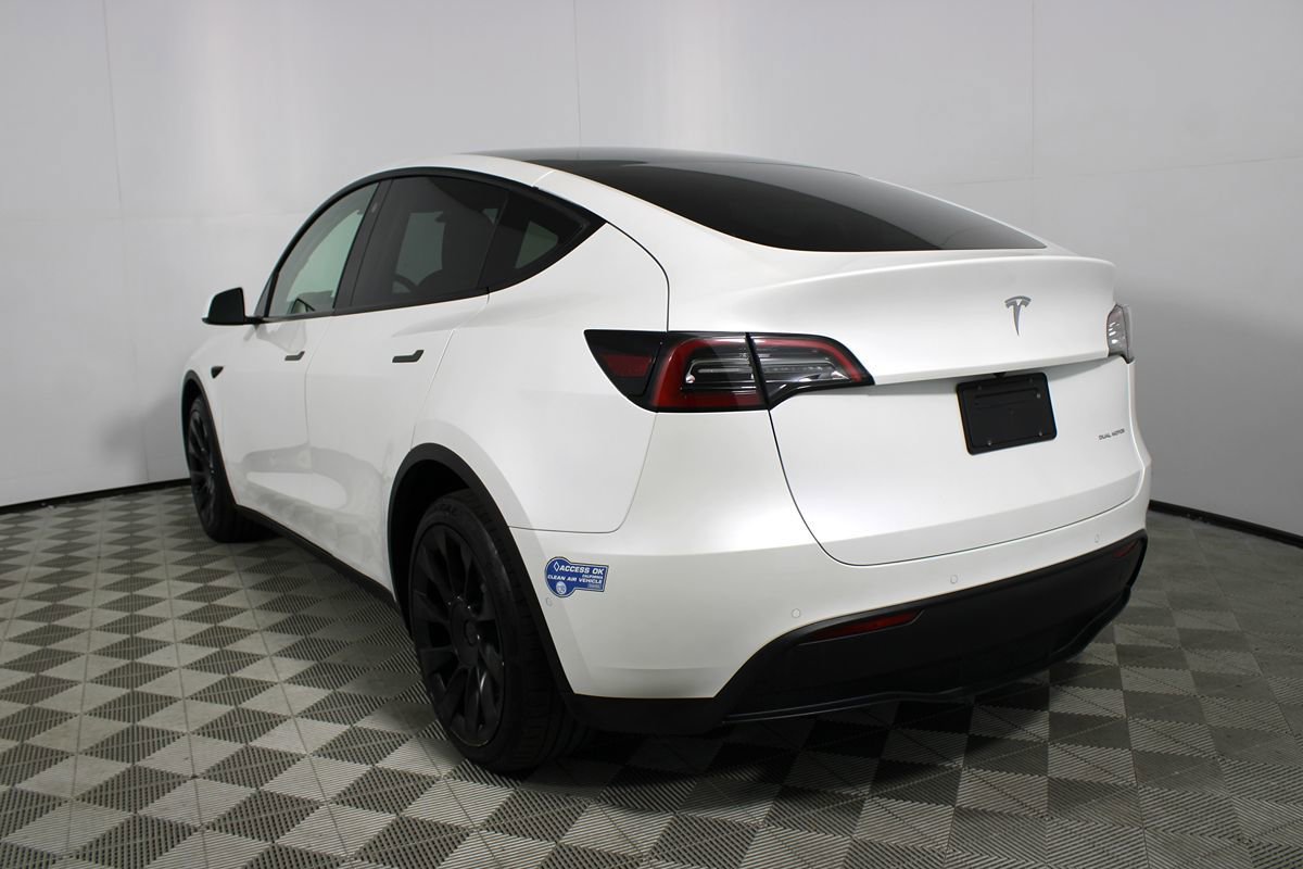 Used 2021 Tesla Model Y Long Range AWD/4WD image 32