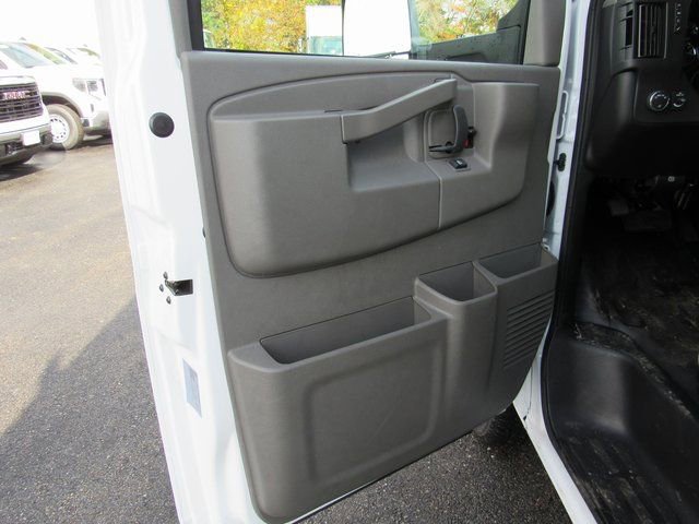 New 2025 GMC Savana 3500 w/ Power Convenience Package image 9