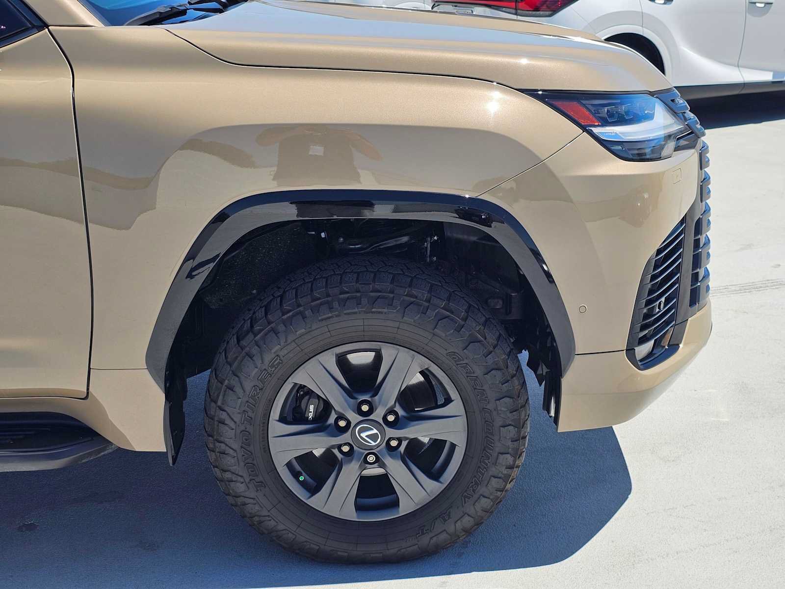 Certified 2025 Lexus LX 700h Overtrail AWD/4WD image 9