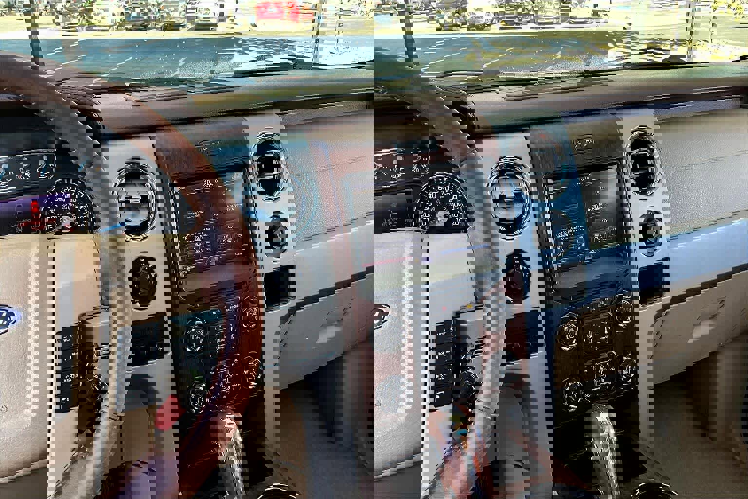 Used 2013 Ford F150 King Ranch w/ King Ranch Luxury Pkg image 7